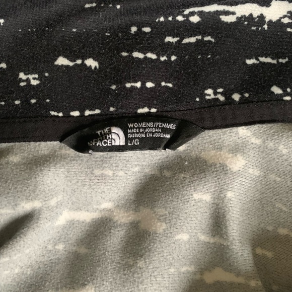 BLACK NORTHFACE HALF ZIP - Picture 6 of 6